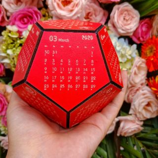 LỊCH GỖ PHONG THỦY 99K (LỊCH ĐỂ BÀN 12 CẠNH)-3 MÀU