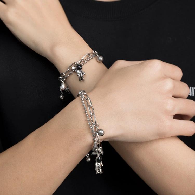 Set 2 Vòng Tay Hai Lớp Khóa Nam Châm Mặt Hình Trái Tim Phi Hành Gia Cho Cặp Đôi