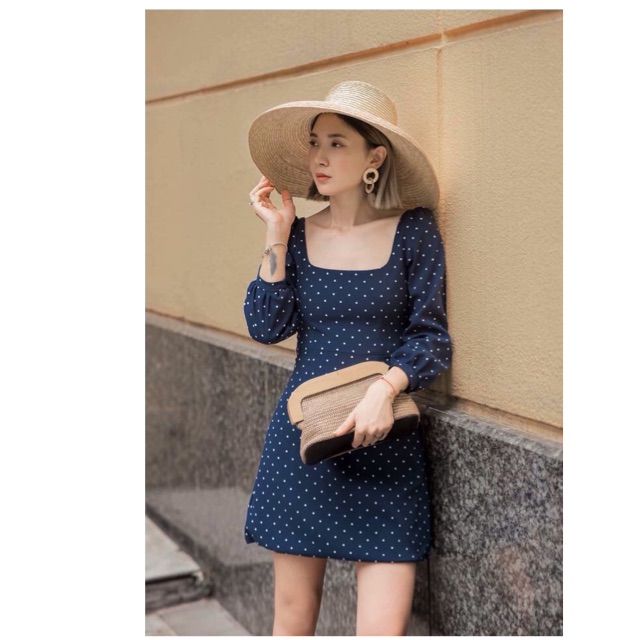 Đầm chấm bi cổ vuông