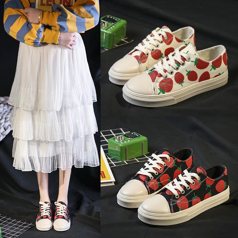 Giày thể thao nữ hình dâu tây dễ thương 123 | BigBuy360 - bigbuy360.vn