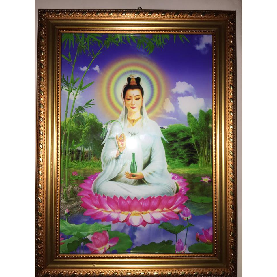 Tranh thờ,tranh treo tường phật bà quan âm độ mạng tọa trên hồ sen và cành trúc