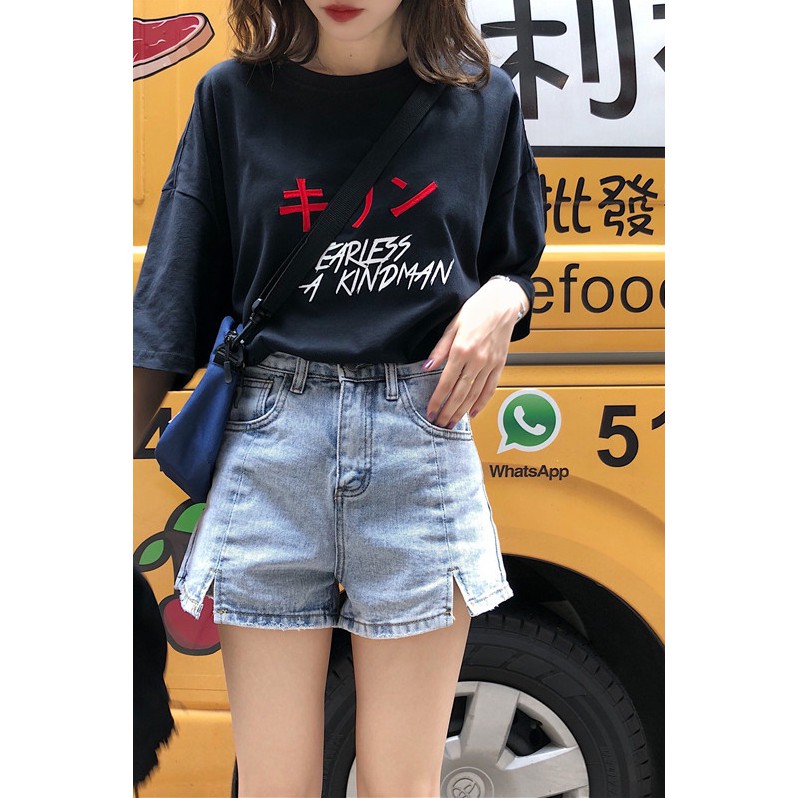 Quần shorts bò xẻ gấu
