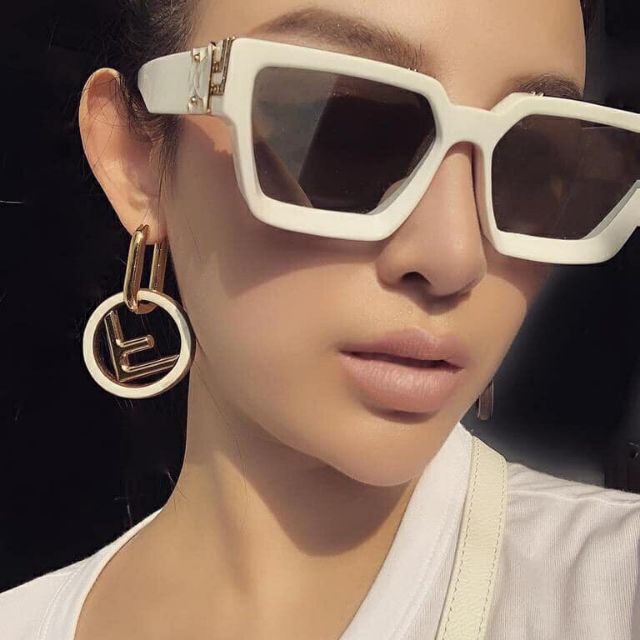 Kính LV trắng