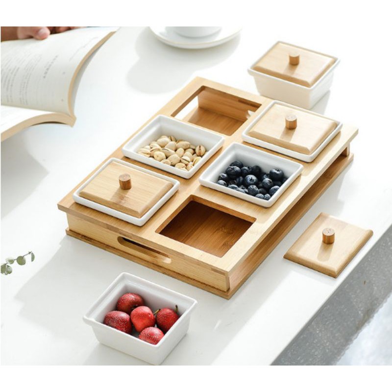 KHAY SỨ TRẮNG ĐẾ TRE ĐỰNG MỨT