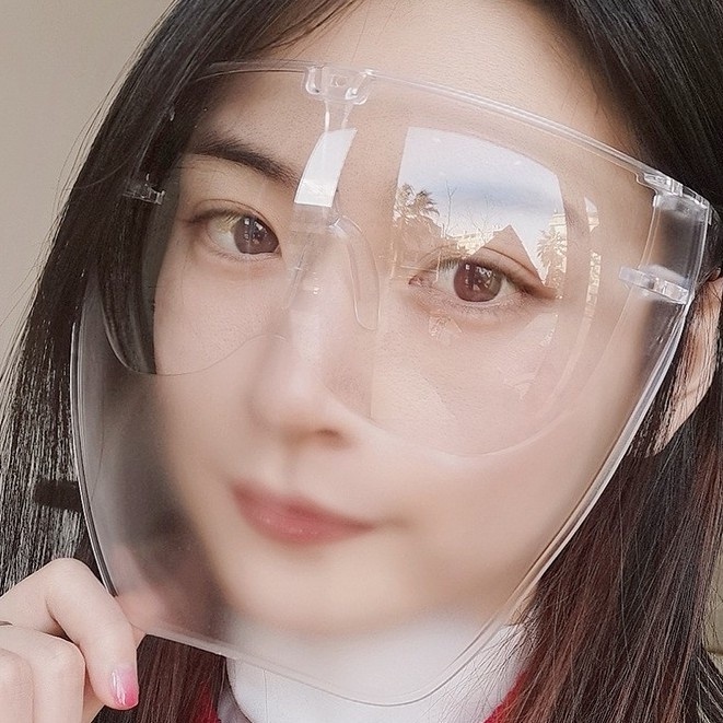 Kính nhám chống dịch GrownTech giúp bảo hộ chống giọt bắn đã qua xử lý Nano