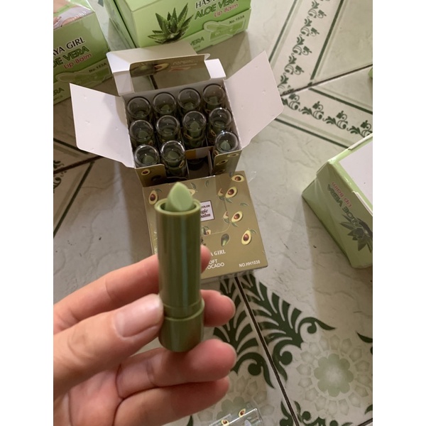 Son dưỡng môi bơ Thái Lan