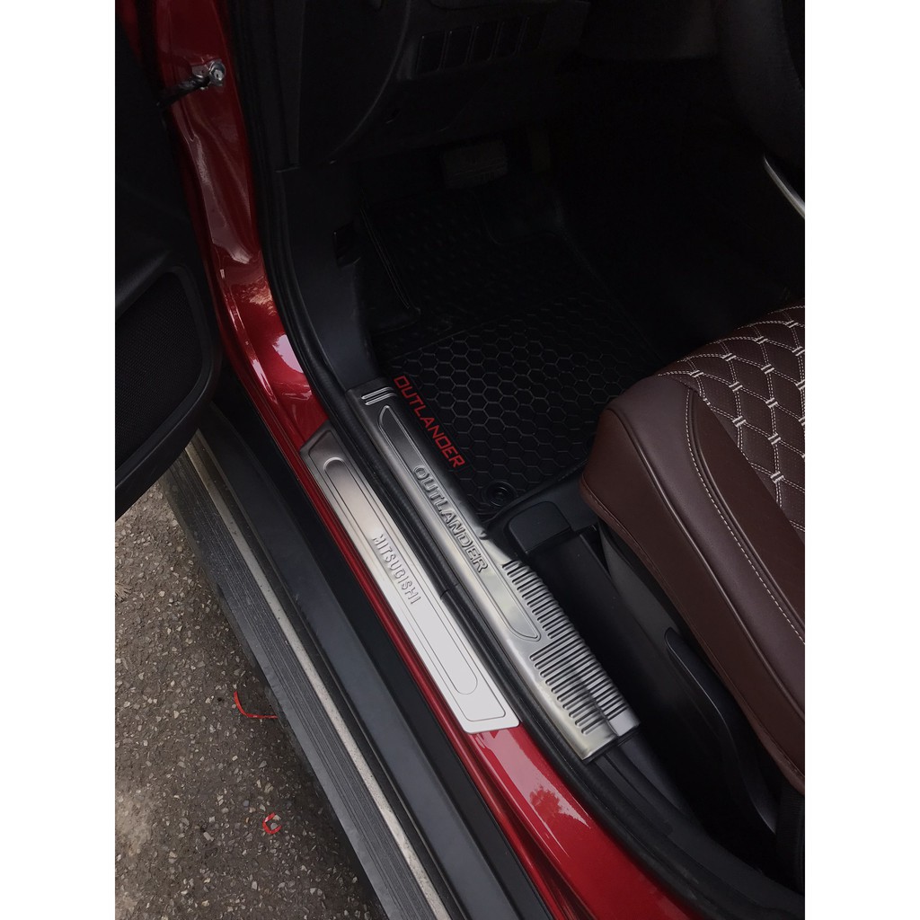 Ốp Bậc Cửa Xe Outlander 2018 2019 2020 2021mẫu INOX