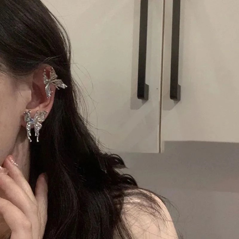 Bông Tai Xỏ Lỗ Bằng Kim Loại Hình Bướm Đơn Giản Phong Cách Hàn Quốc