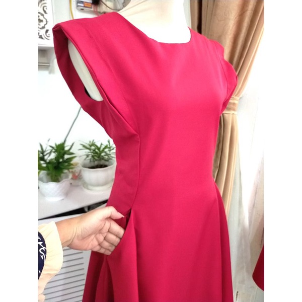 Đầm dự tiệc chất lụa tafta, độ mới cao