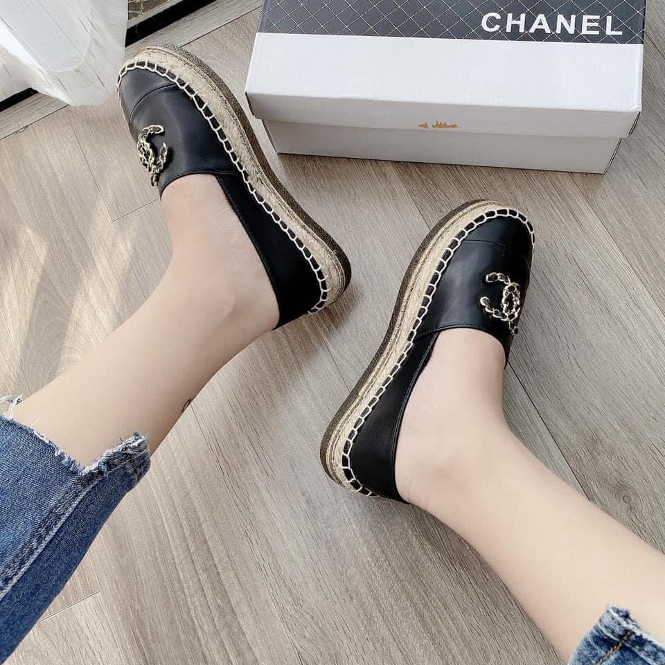 Giày SlipOn ChaneI mặt X bằng kim loại