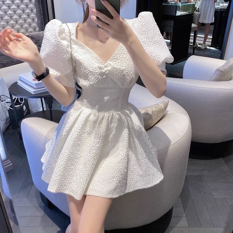 ĐẦM GẤM XỐP CỔ V RÃ NGỰC NÚT BỌC