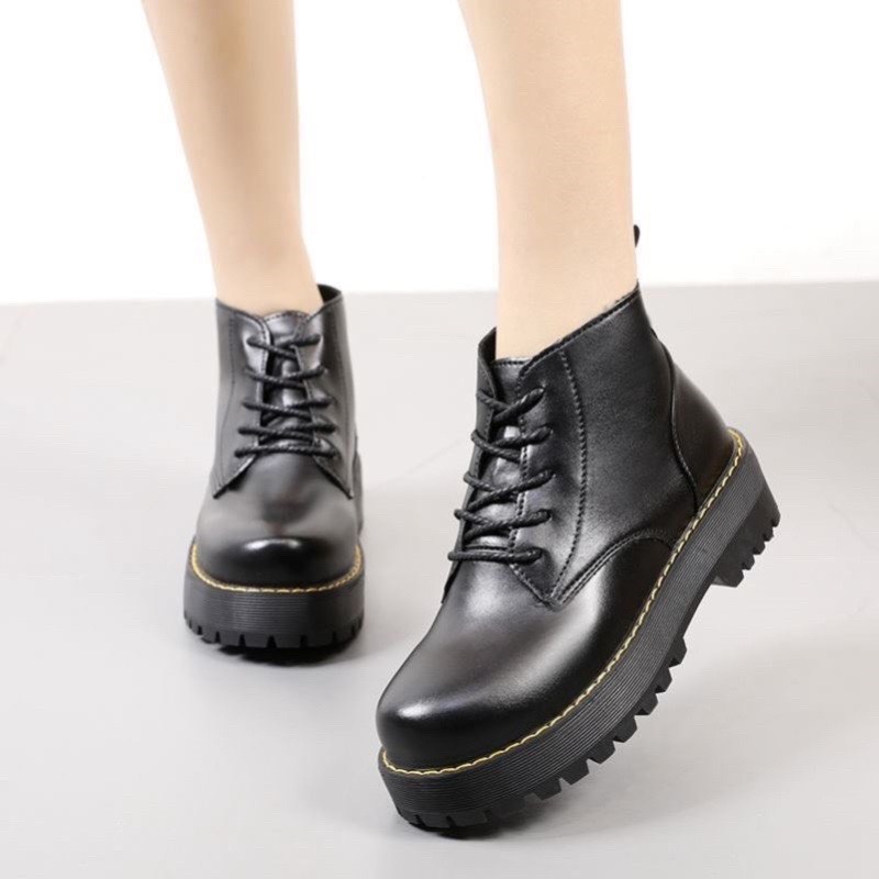 bốt thời trang nữ đẹp buộc dây màu đen/trắng cá tính đơn giản đế bằng đẹp mới xinh thời trang năng động | BigBuy360 - bigbuy360.vn