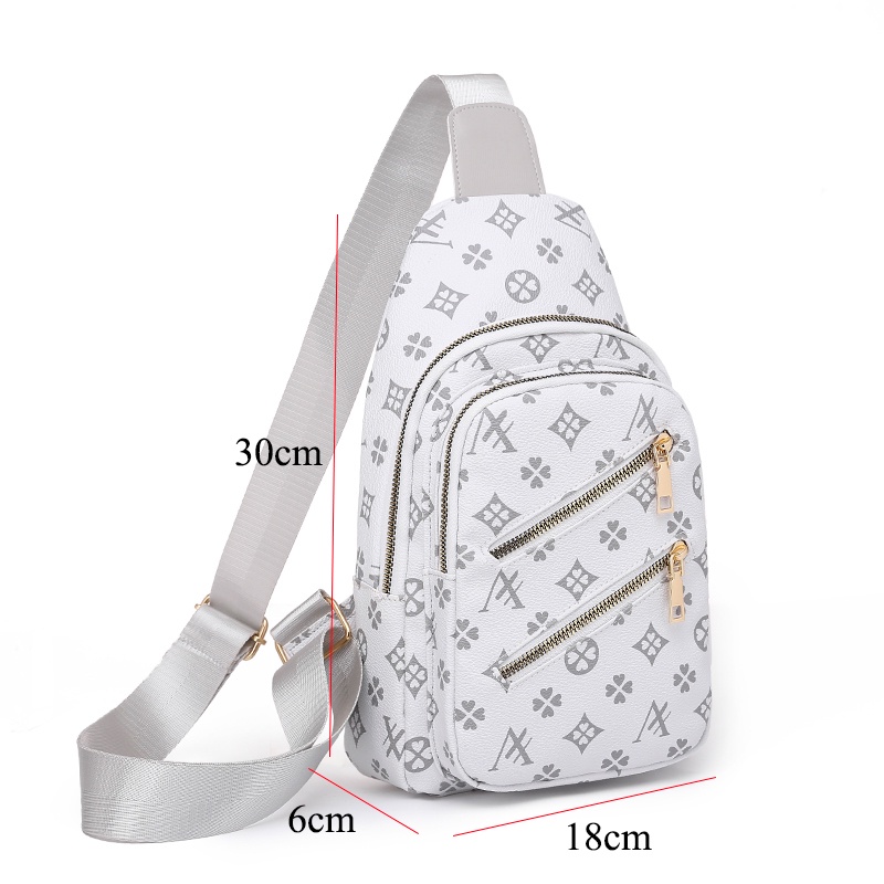 Túi xách đeo trước ngực phong cách thể thao