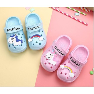 Dép sục bé gái có quai ngựa Pony, heo Peppa size 130 - 200. Chất liệu nhựa xốp siêu nhẹ, êm ái, chống trơn trượt