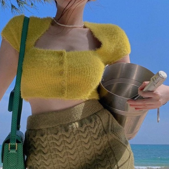 Set áo thun ngắn tay cổ vuông và chân váy dệt kim MURIOKI phong cách quyến rũ thời trang cho nữ