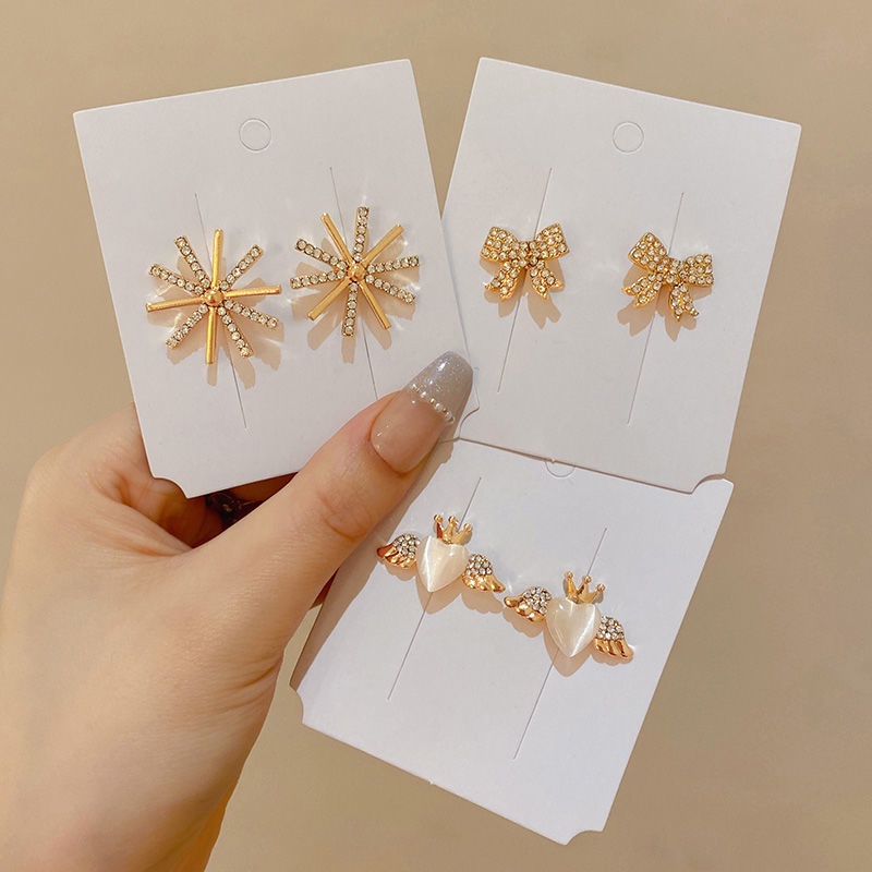 Phụ Kiện Cố Định Cổ Áo Không Đường May Tiện Dụng