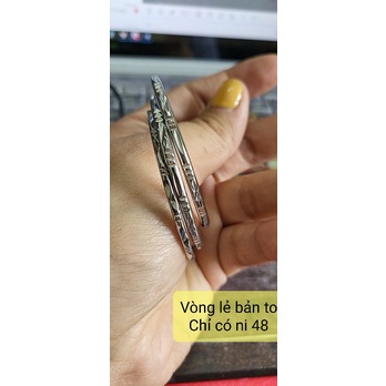 Vòng tay inox chạm khắc.
