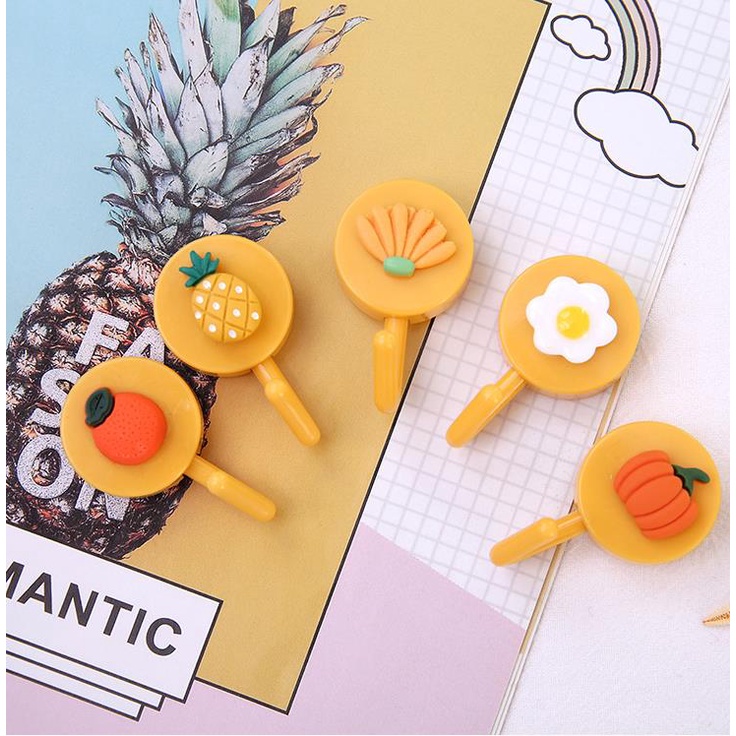 Set 5 móc treo đồ dán tường hình hoạt hình dễ thương