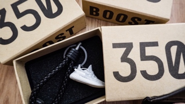 Móc khoá giày 3D mini Adidas Yeezy 350