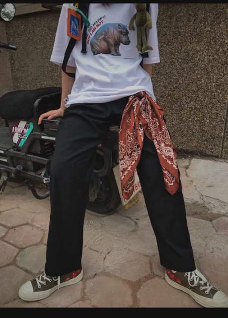 Khăn bandana lụa.