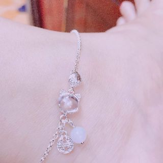 Lắc chân hồ ly bạc
