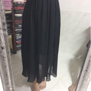 Chân váy voan dập li midi
