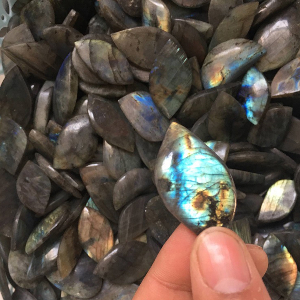 Đá xà cừ tự nhiên từ Madagascar hình dáng không đều được đánh bóng làm phụ kiện trang trí thủ công