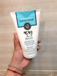 Sữa rửa mặt tinh chất sữa bò Beauty Buffet