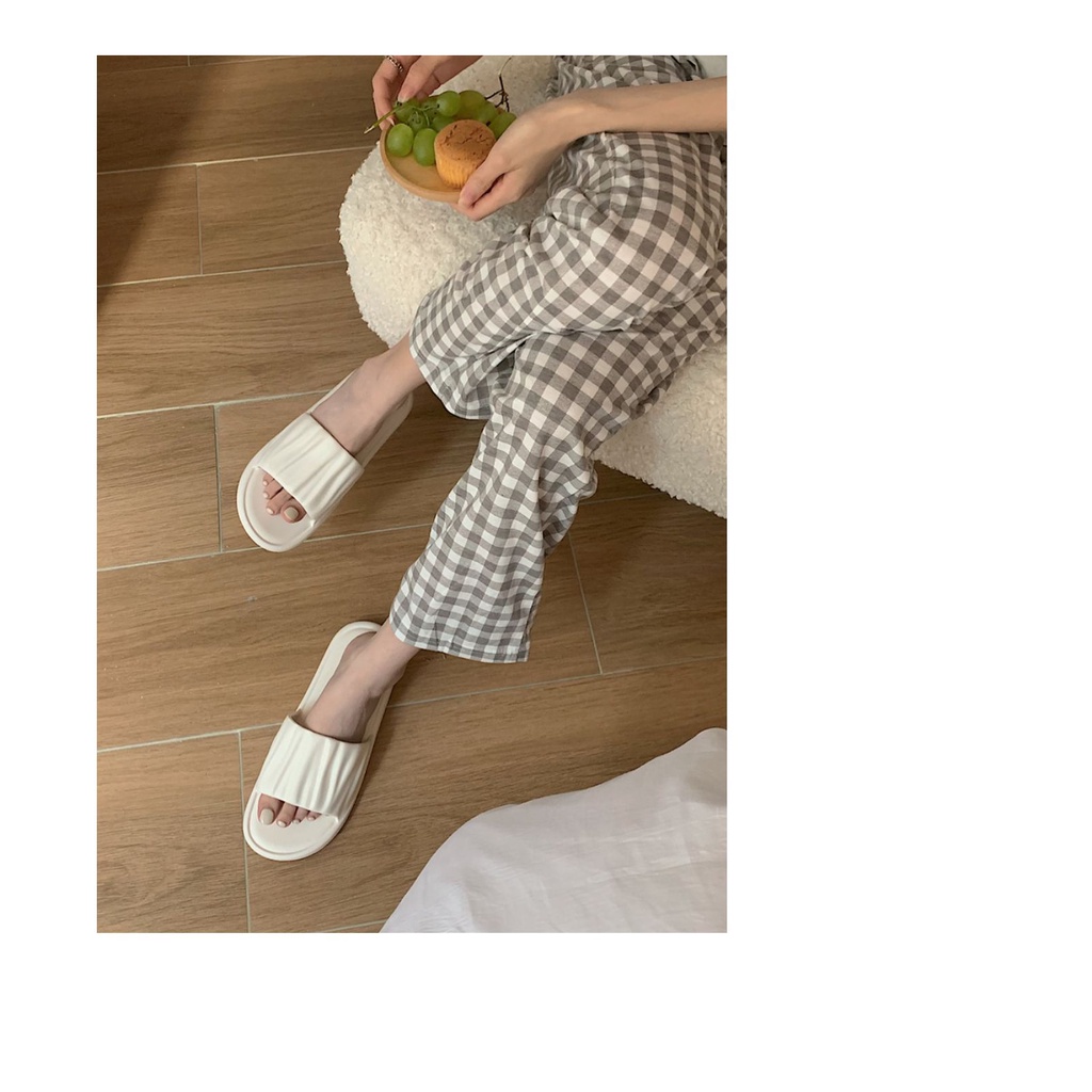 Dép Sandal Đi Trong Nhà Tắm Đế Mềm Khử Mùi Thời Trang Dành Cho Nữ