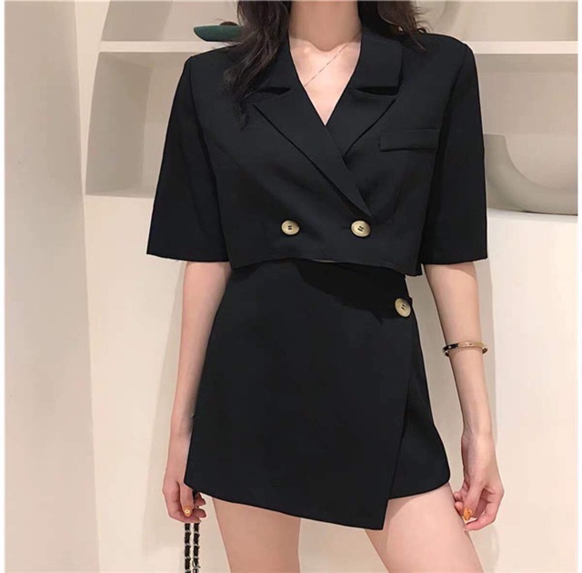[Mã FAGREEN245 giảm 10% tối đa 30K đơn 99K] 🖤🖤Set Áo Croptop Cổ Vest + Quần Giả Váy Vạt Chéo😘😘 | BigBuy360 - bigbuy360.vn