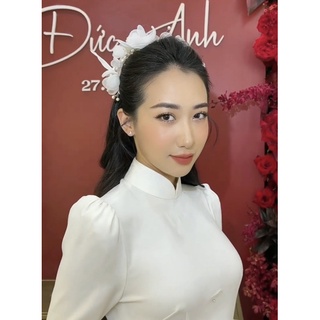 Bờm hoa cài tóc cô dâu