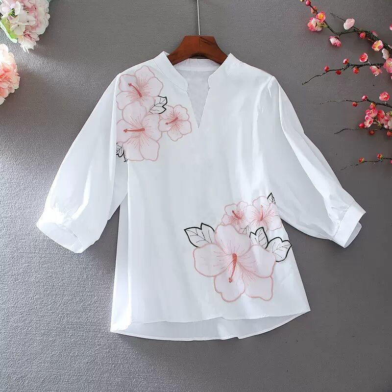 In the summer of 2020, a small fresh, V-neck literary lady leaves a fragile fairytale-sweet embroidered shirt | BigBuy360 - bigbuy360.vn