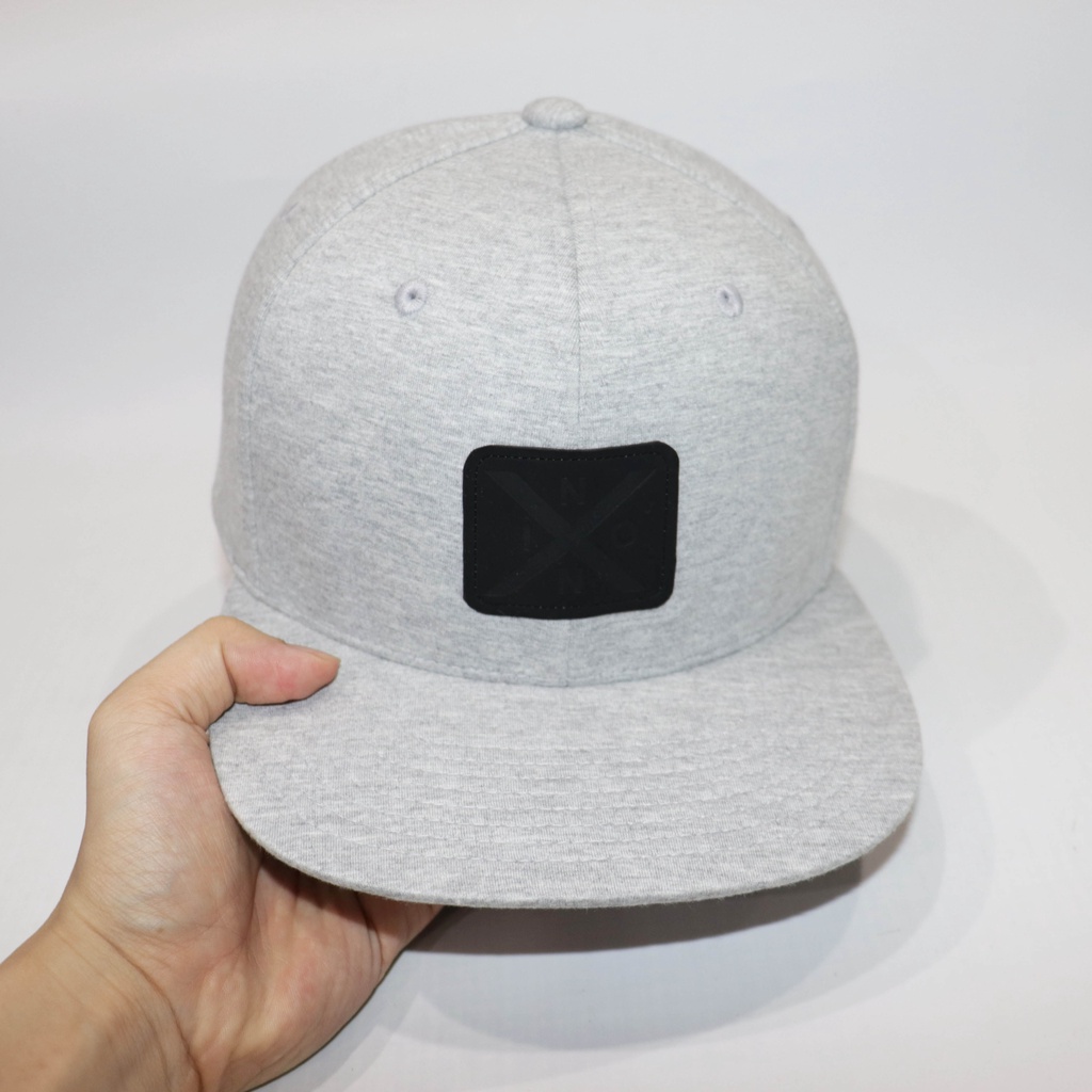 Nón NHS Snapback Full xám logo vuông da đen Nix012.