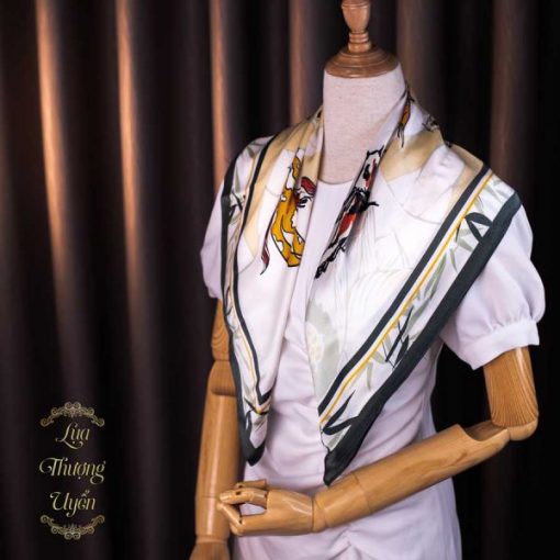 Khăn Lụa Tơ Tằm Vuông Cá Chép Thượng Uyển Thiều Hoa