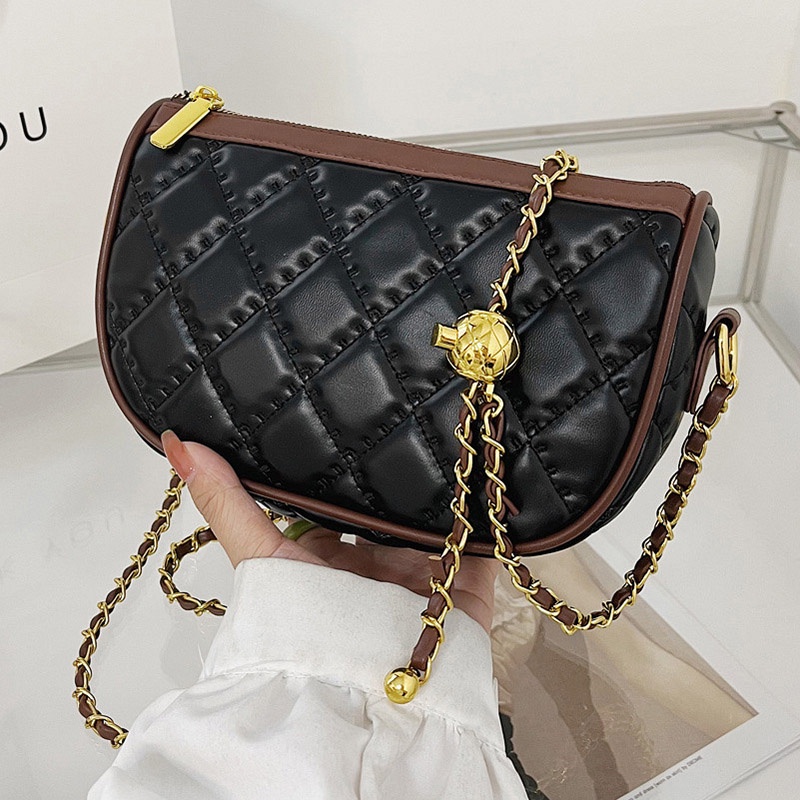 Túi đeo chéo IELGY họa tiết hình thoi phối dây xích dễ phối đồ thời trang dành cho nữ