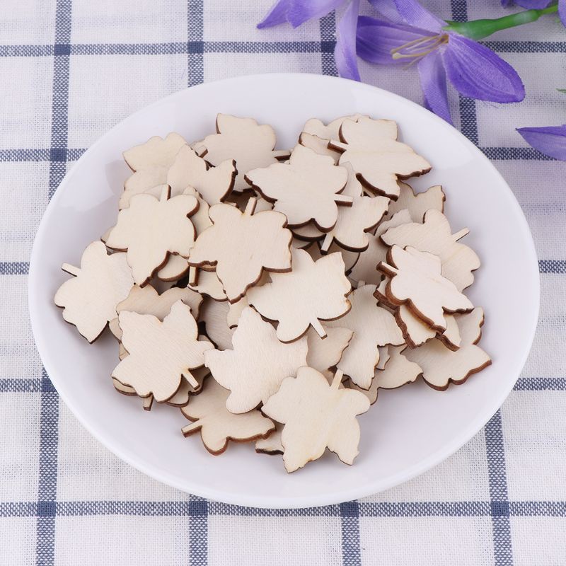 Set 50 Miếng Gỗ Hình Lá Phong Trang Trí Thủ Công