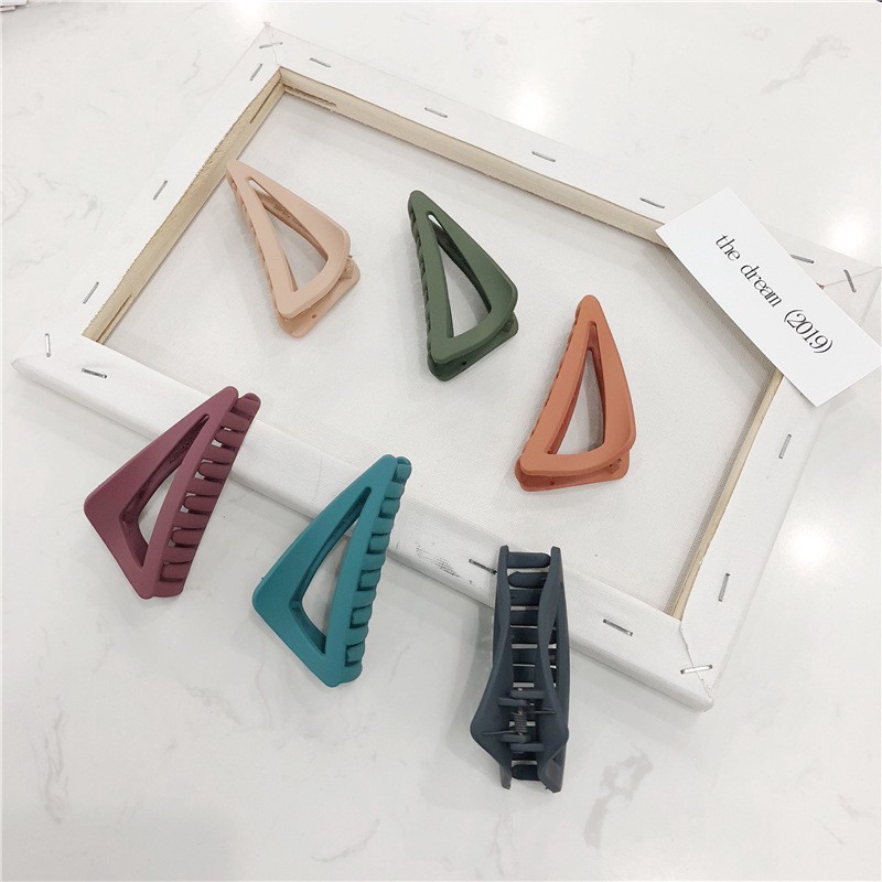 Kẹp tóc càng cua hình tam giác mã B0003