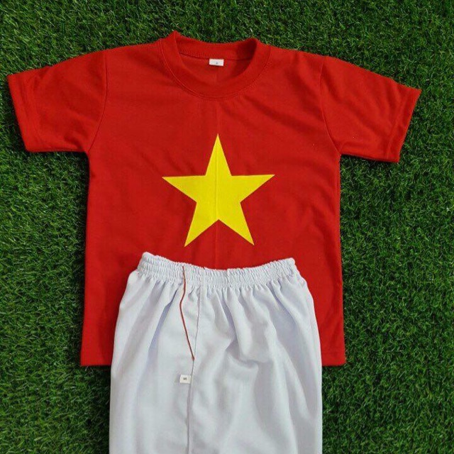 Áo cờ đỏ sao vàng.