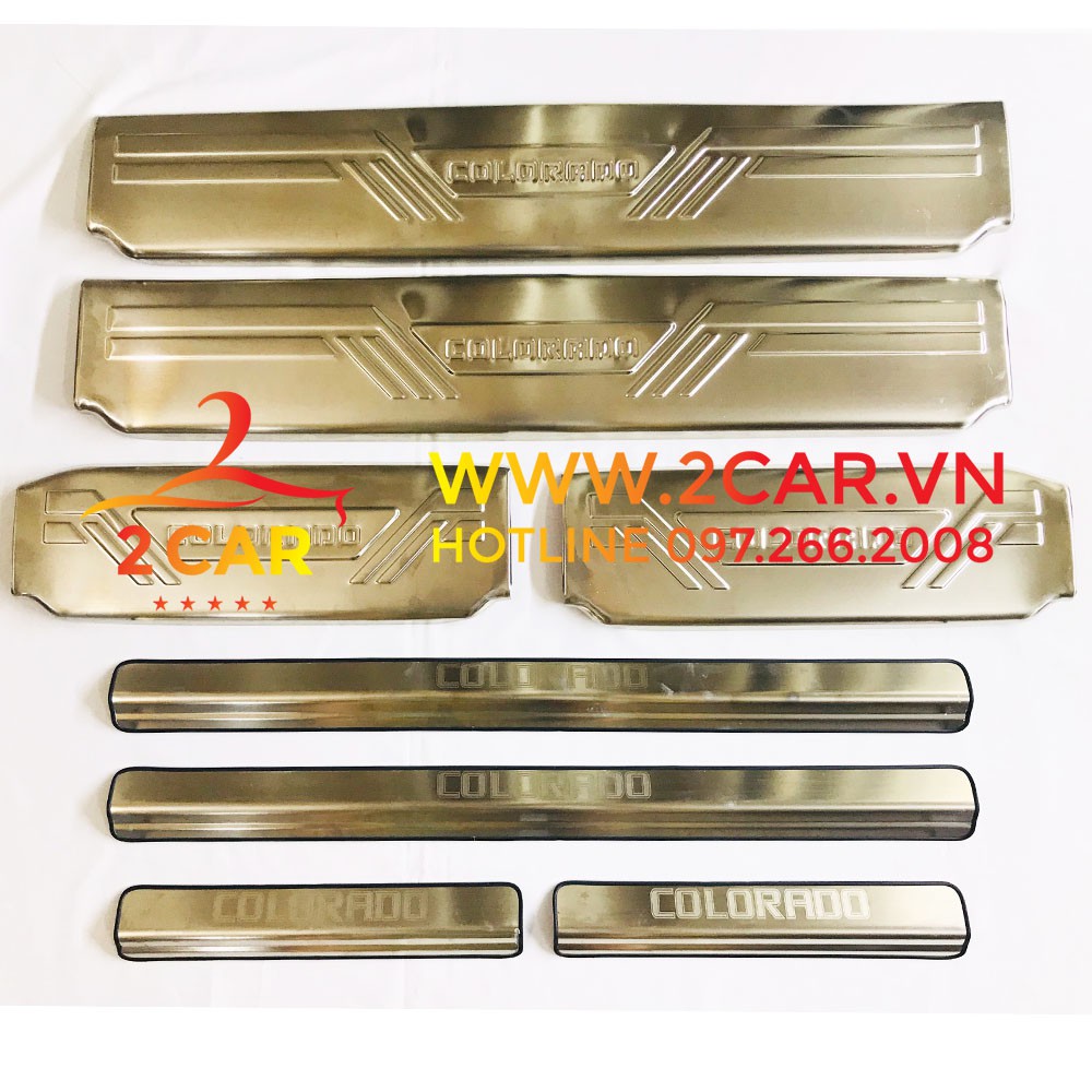 Ốp Bậc Chân Trong, Ngoài xe Colorado 2015-2021, chất liệu Inox cao cấp