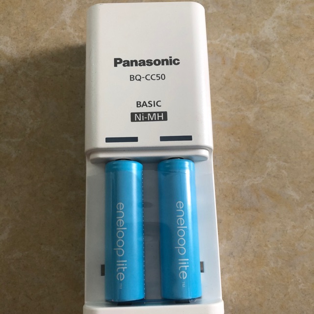 Máy và pin sạc 2A Panasonic