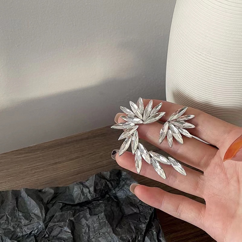Khuyên Tai Cánh Thiên Thần Đính Đá Pha Lê Đơn Giản Độc Đáo