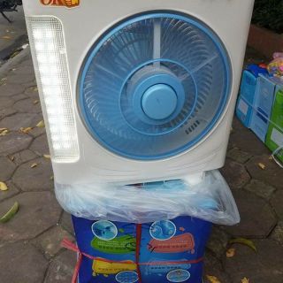 Quạt tích điện 2 ắc quy OK