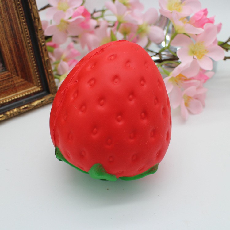 SQUISHY QUẢ DÂU TÂY
