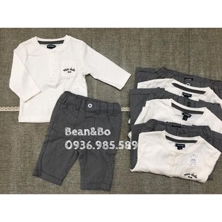 Bộ Kiabi bé trai áo trắng quần kaki