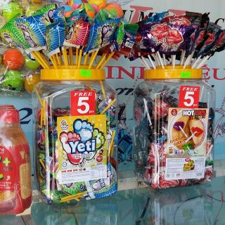 Hộp 120+3 chiếc kẹo mút hình bàn chân & hình môi yeti