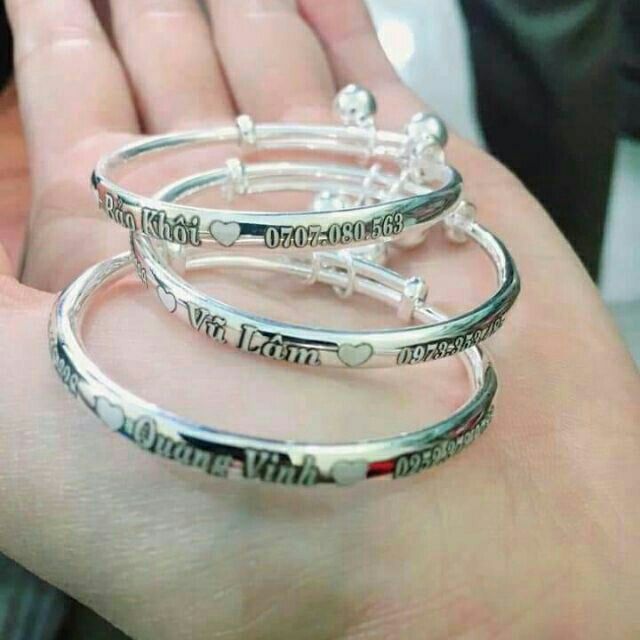 Lắc bạc cho bé