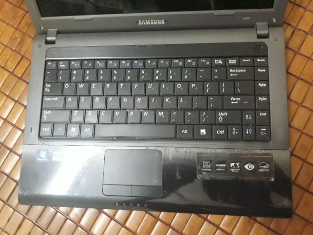 Laptop core i3, vga rời