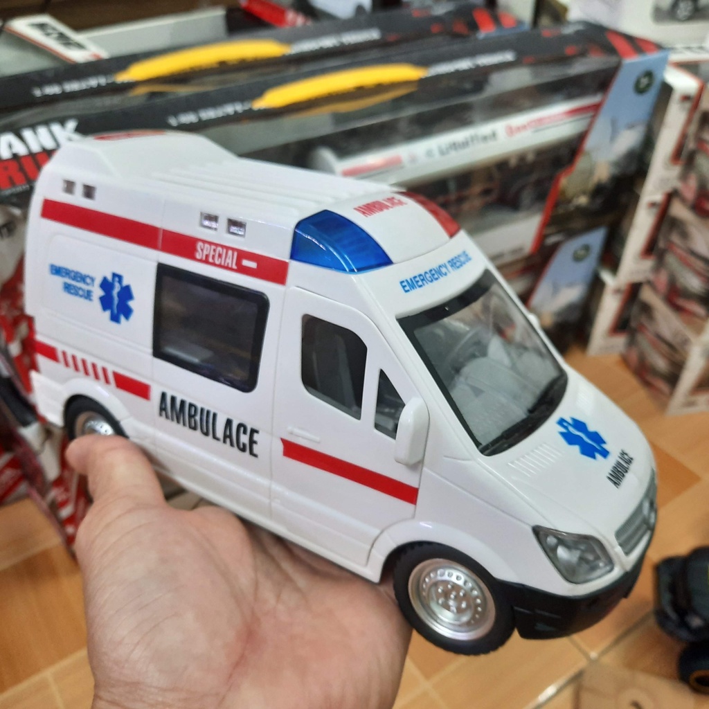 Xe cứu thương điều khiển từ xa đồ chơi trẻ em có âm thanh và đèn sử dụng pin AA