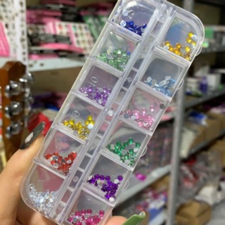 Đá nhựa trang trí móng khay 12 ô