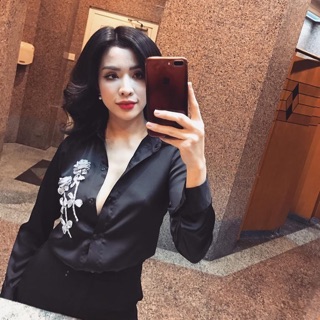 Áo sơmi hoa hồng